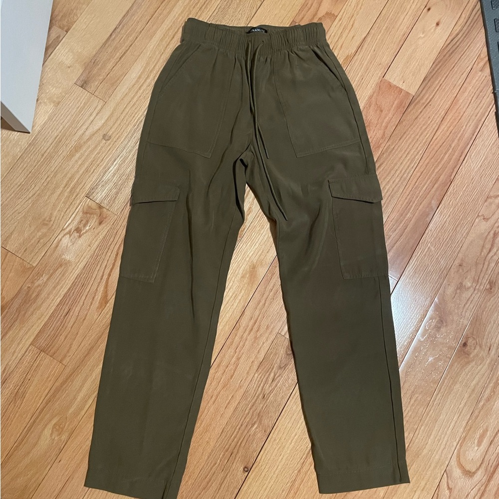 Flowy cargo pants (straight leg)